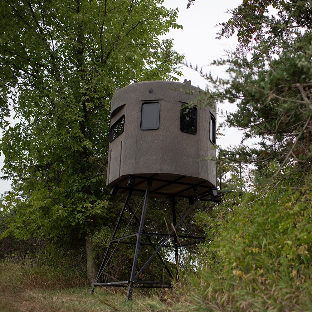 banks stump blind on a tower in the brush